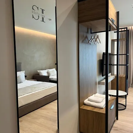 Hotel South 4*