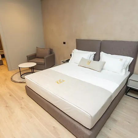 Hotel South