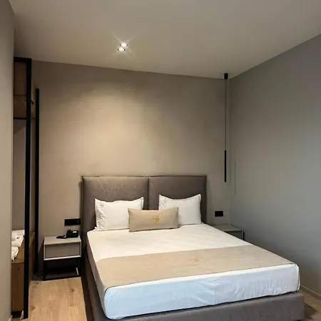 Hotel South