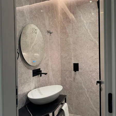 Hotel South 4*